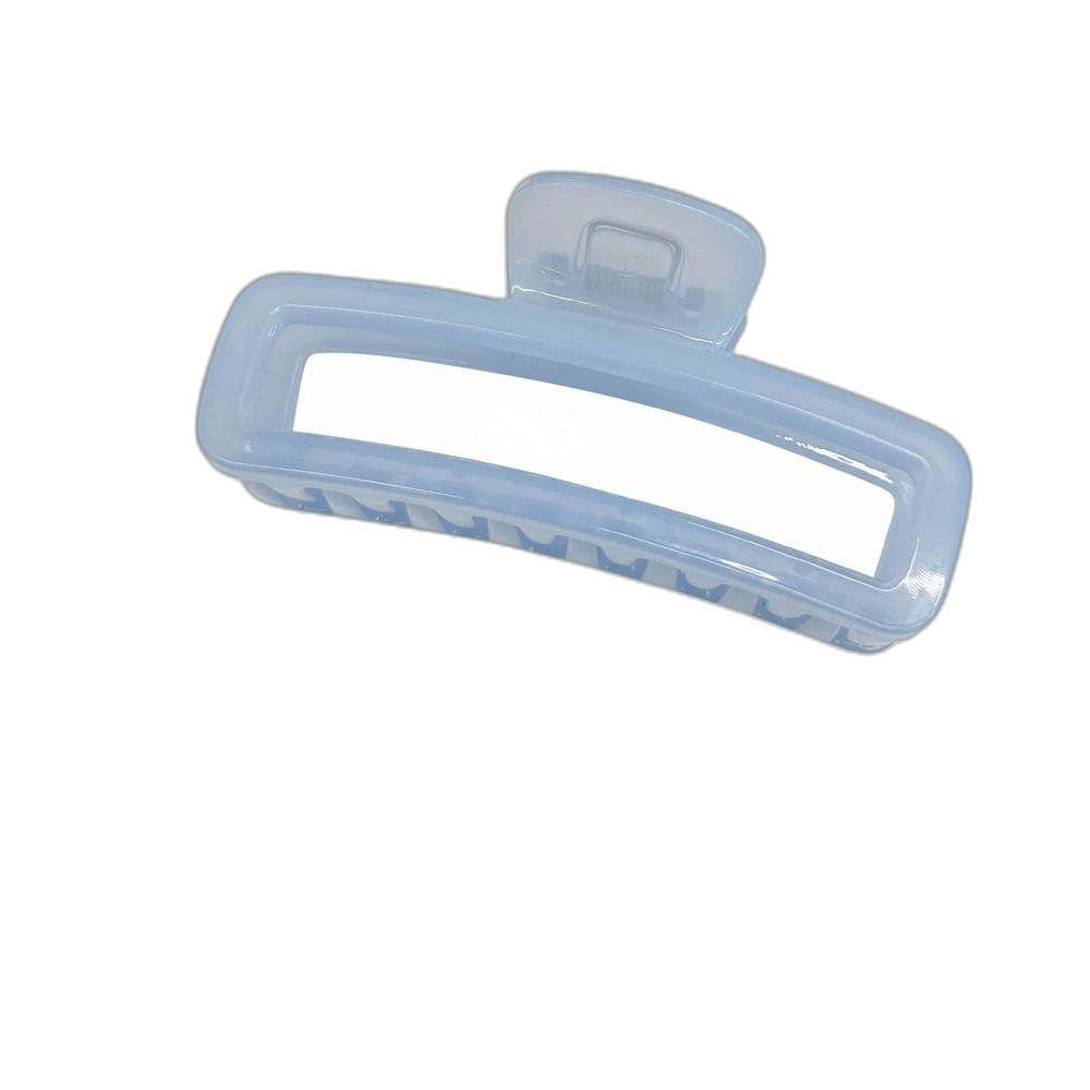 Piranha Proart Candy Azul em fundo branco, vista frontal inclinada, material plástico azul claro translúcido